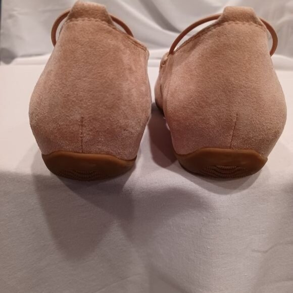 Baretraps Womens Ballet Flats With Criss Cross Elastic Straps Foam Insole Light - Picture 5 of 8